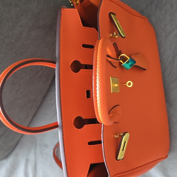 Elegant Orange Leather Handbag - Picture 4 of 5